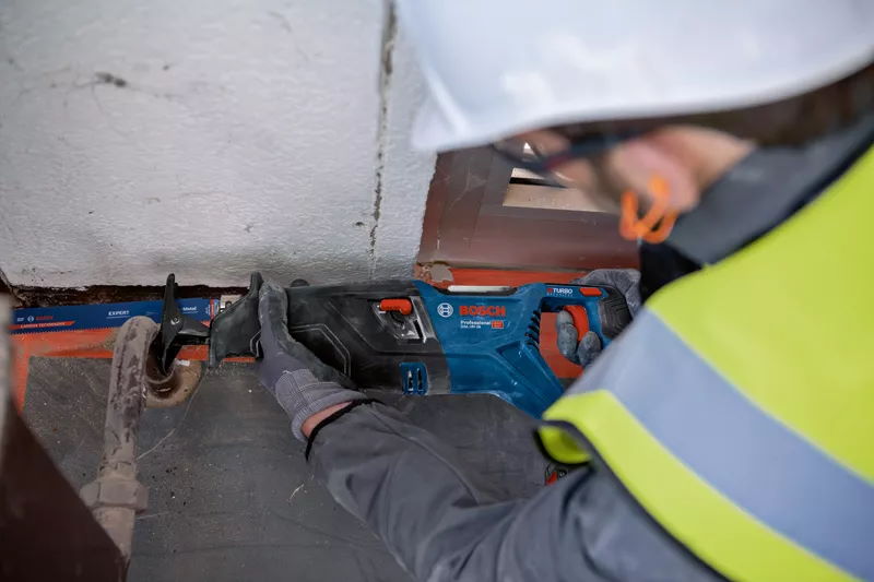 Bosch Akku-Säbelsäge GSA 18V-28 - 06016C0001 - L-BOXX - ohne Akku/Ladegerät