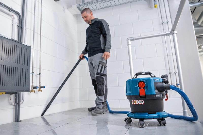 Bosch Akku-Staubsauger GAS 18V-12 MC - mit Rollen - 18V - ohne Akkus