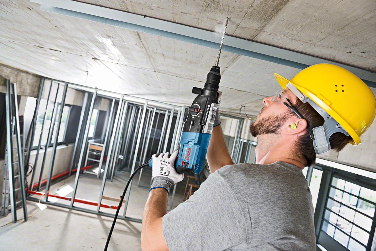 Bosch Bohrhammer GBH 2-28F Professional Schnellspannfutter, L-BOXX und Zubehör