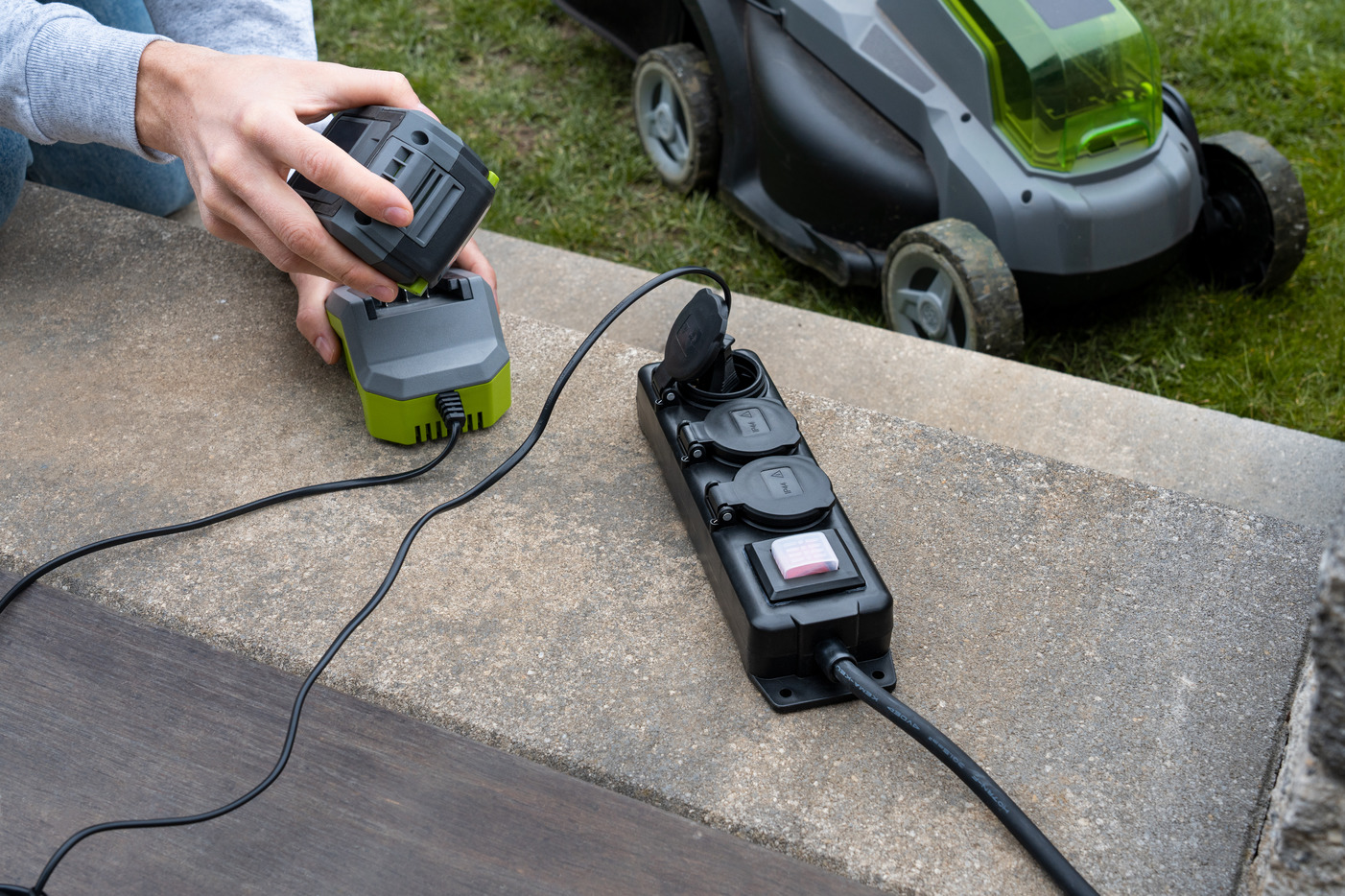 Brennenstuhl Outdoor Steckdosenleiste IP44 - 2m Kabel - 3-fach - 1159950013