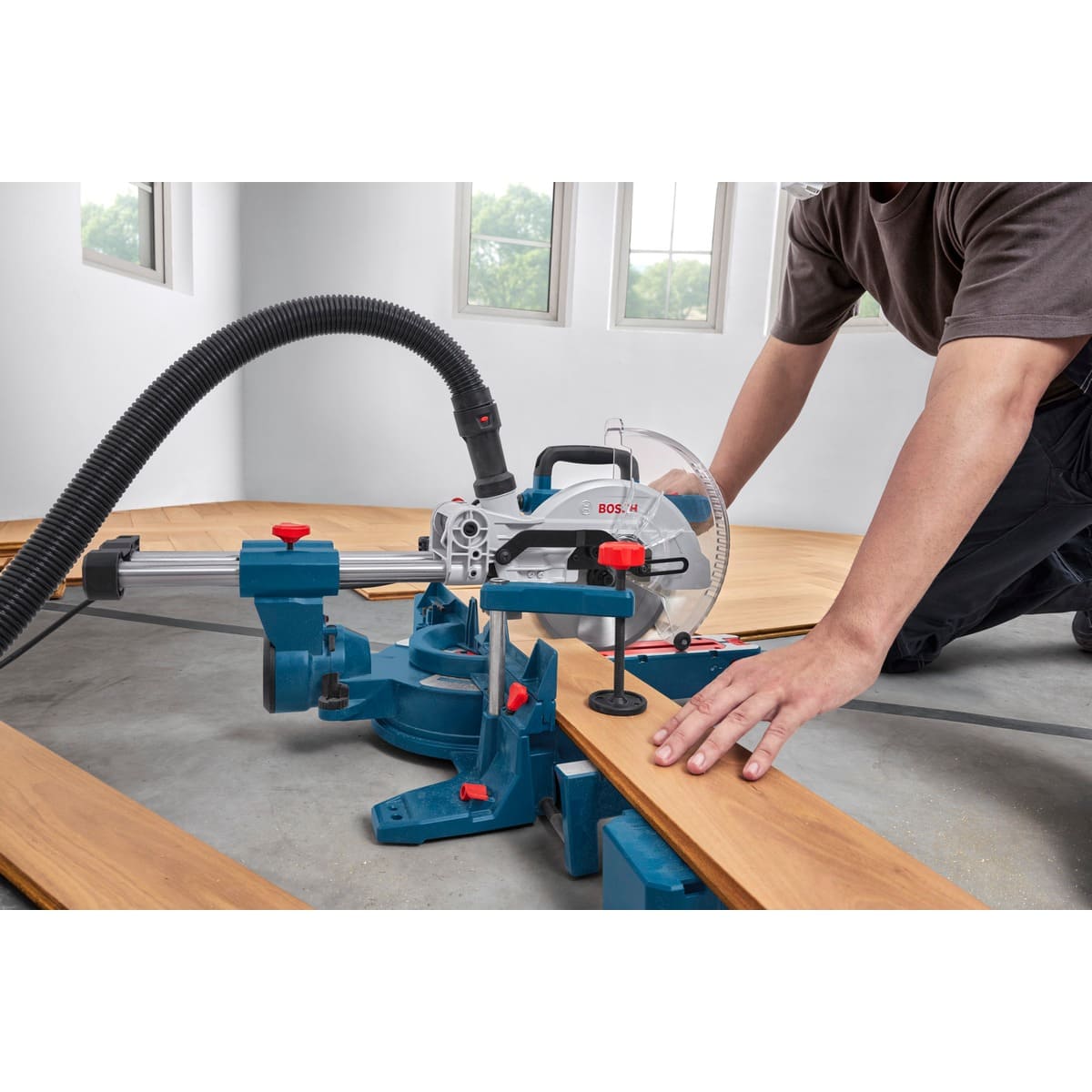 Bosch Kappsäge Gehrungssäge PRO GCM305-216S - 216 mm - LED Lichtsystem