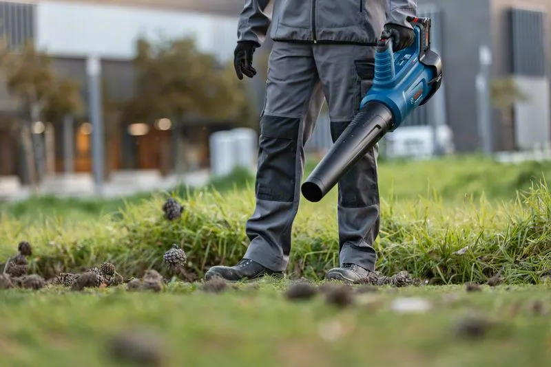 Bosch Akku-Gebläse GBL 18V-750 - 18V - 2,8kg - 780 m³/h - ohne Akku/Ladegerät