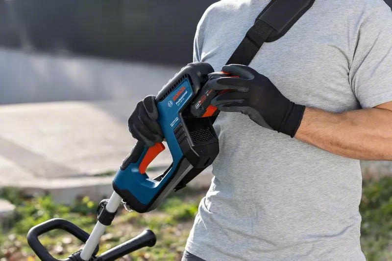 Bosch Professional Akku-Rasentrimmer GRT 18V-33 - 18V - 3,5kg - inkl. Gurt